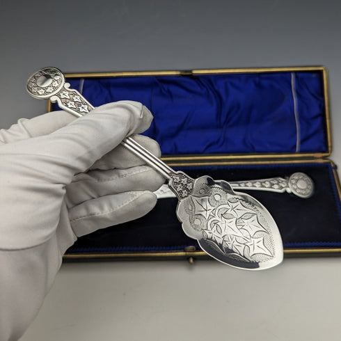 British antique silver plate jam spoon & butter knife set in case